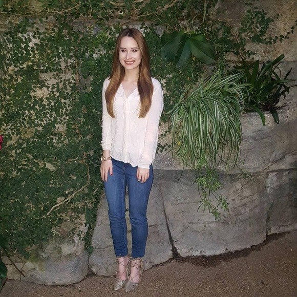 Meet your Posher, Ashley - Picture 1 of 1